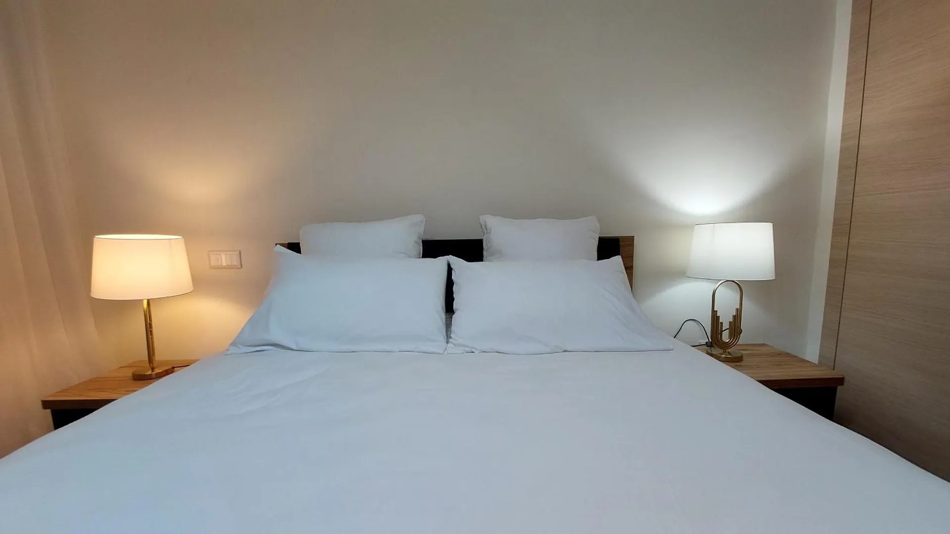 Appartement En Residence Avec Piscine Марракеш
