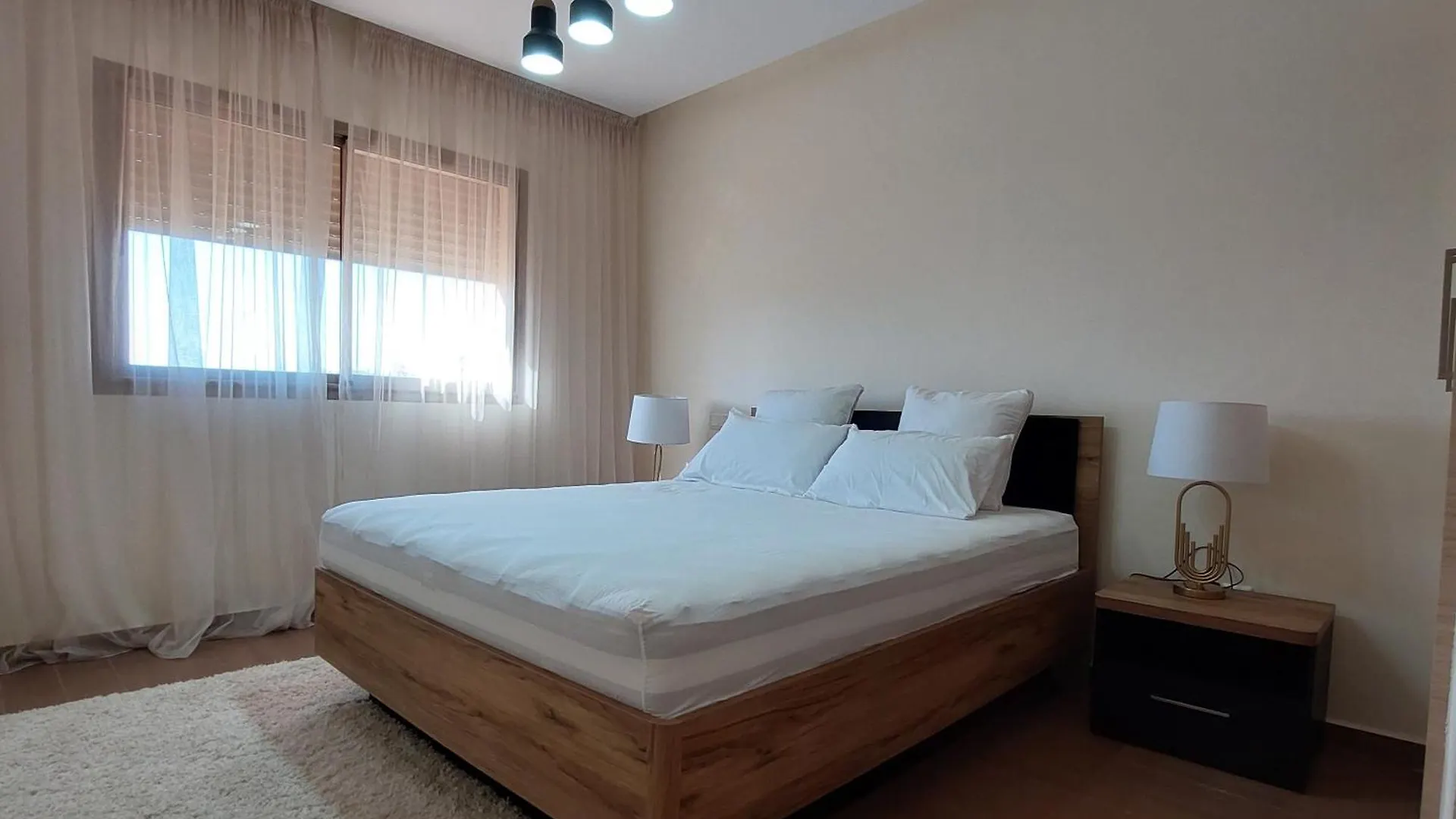 Appartement En Residence Avec Piscine Марракеш